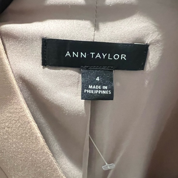 NWOT Ann Taylor Cutaway Blazer size 4, Color Camel - Picture 2 of 4